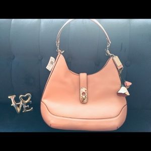 💥👏NWT COACH Hobo bag in SV/petal color!! 😃😃